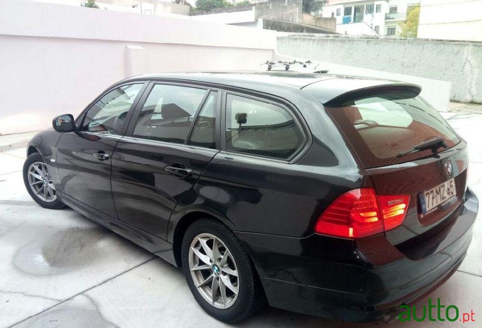 2012' BMW 318 photo #2