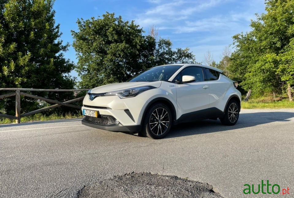 2018' Toyota C-Hr photo #2