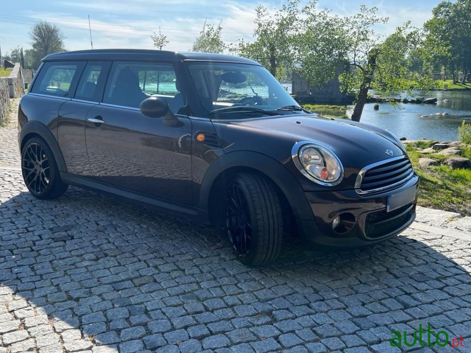 2011' MINI Clubman photo #3