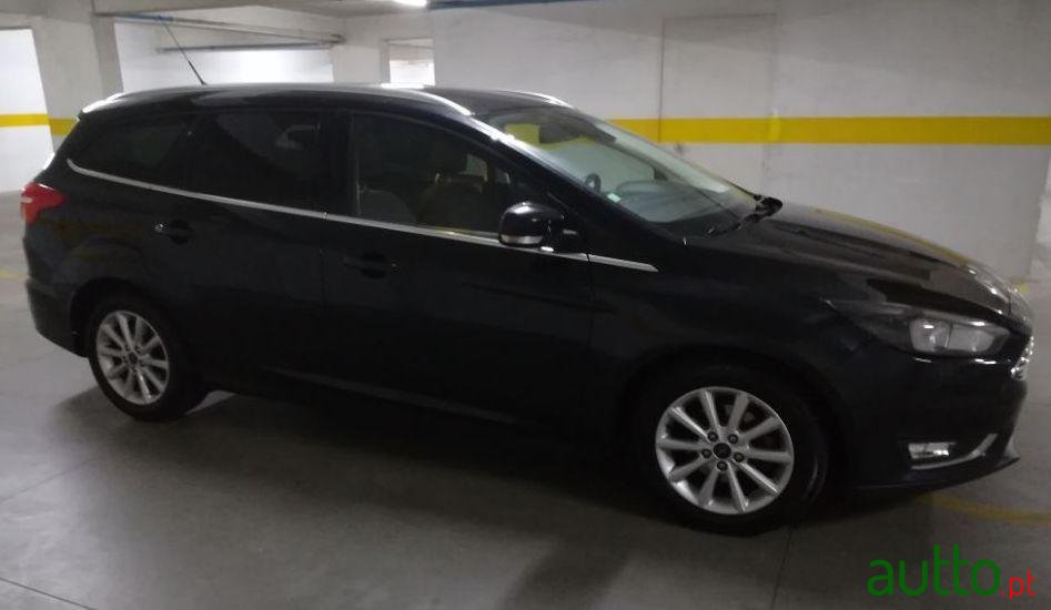 2015' Ford Focus Sw photo #1