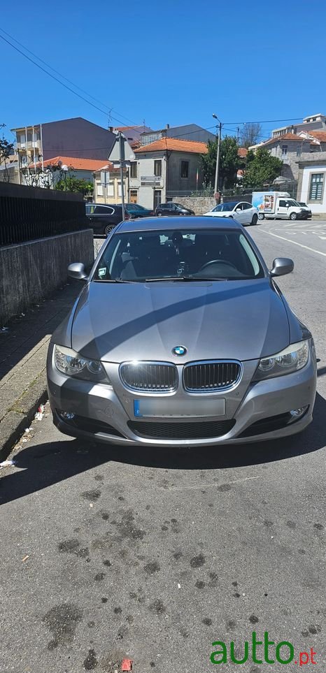 2009' BMW 318 D Touring photo #2