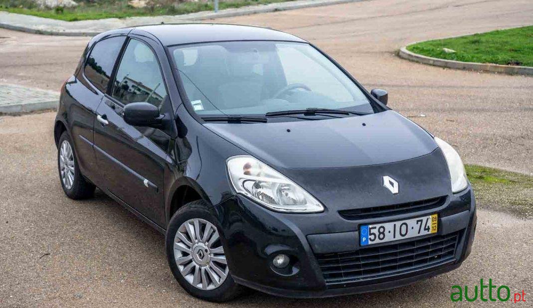 2009' Renault Clio photo #2