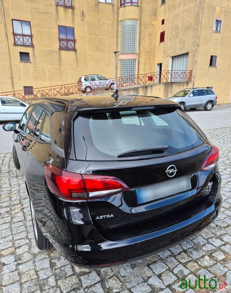 2017' Opel Astra Sports Tourer photo #4