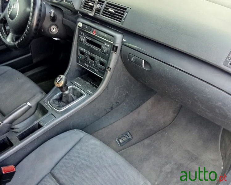 2002' Audi A4 Avant photo #6