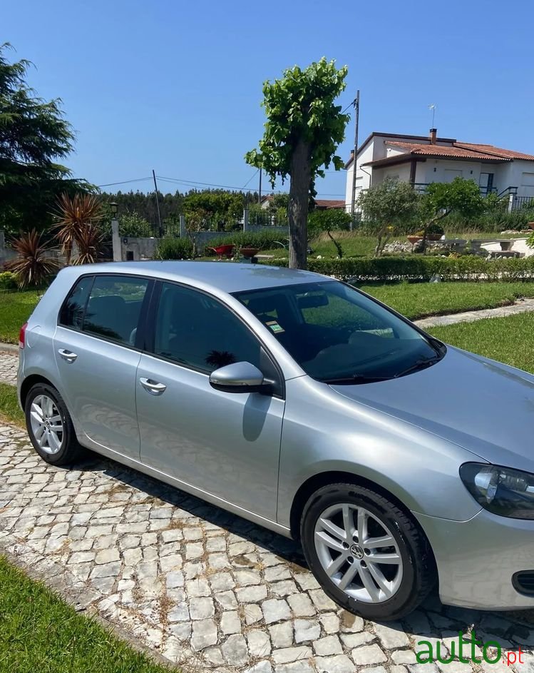 2010' Volkswagen Golf photo #6