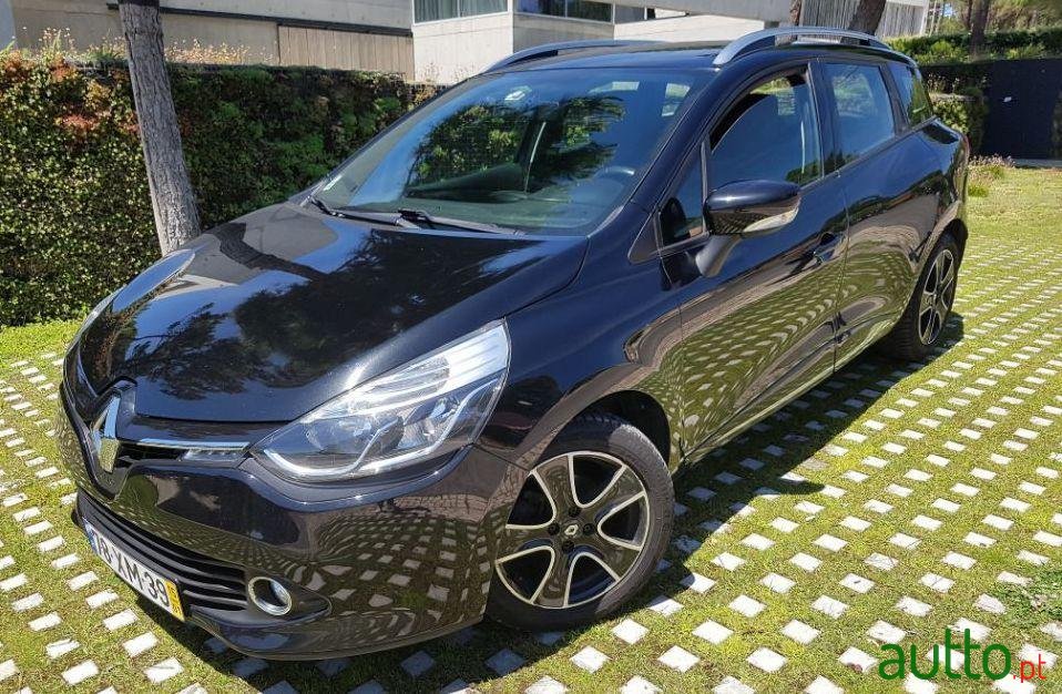 2015' Renault Clio Sport Tourer photo #2