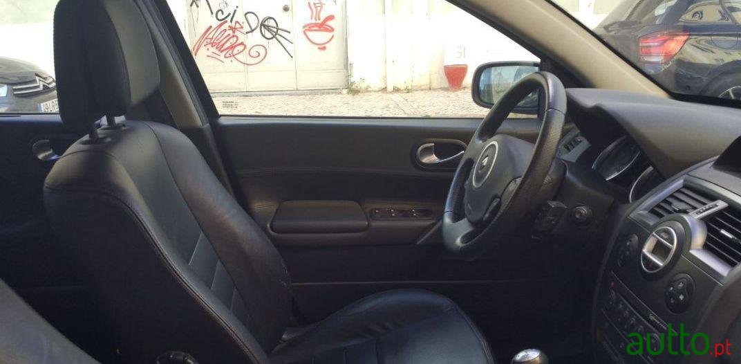 2007' Renault Megane Break photo #1