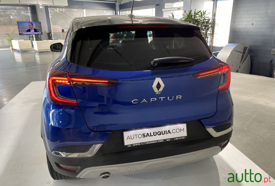2021' Renault Captur photo #4