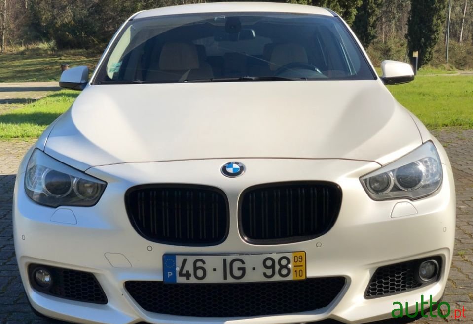 2009' BMW 530 Gran Turismo photo #3
