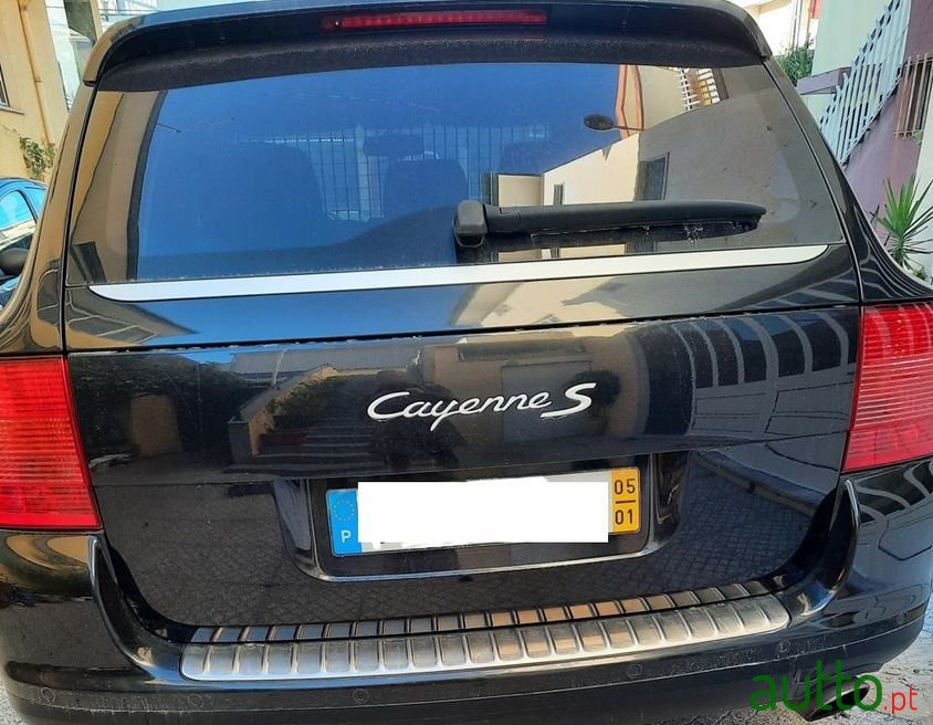 2005' Porsche Cayenne photo #3