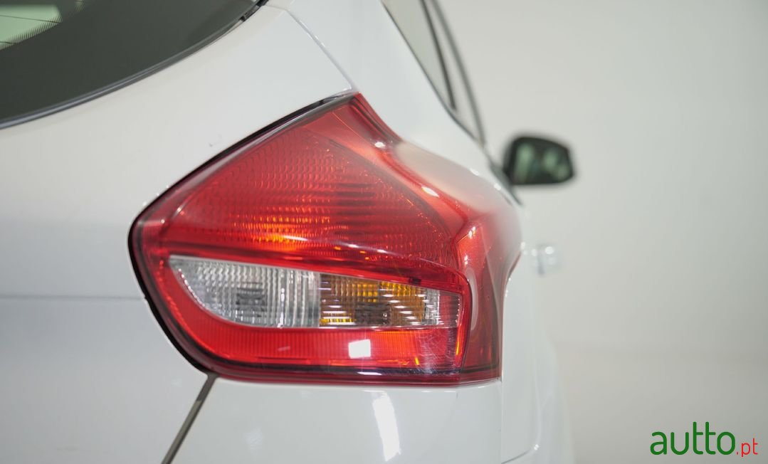 2015' Ford Focus photo #3