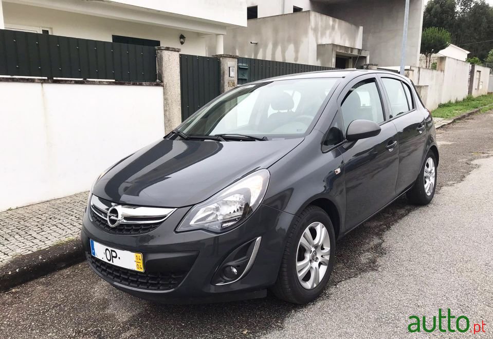 2014' Opel Corsa photo #2