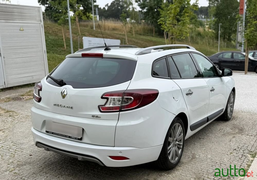 2011' Renault Mégane Sport Tourer photo #2