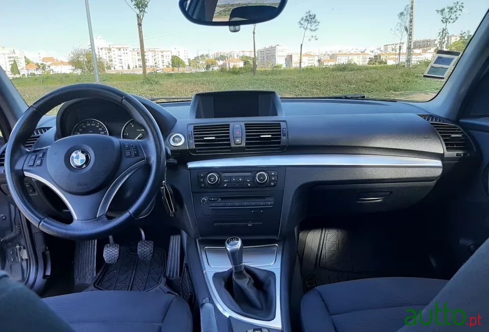 2010' BMW 120 photo #6