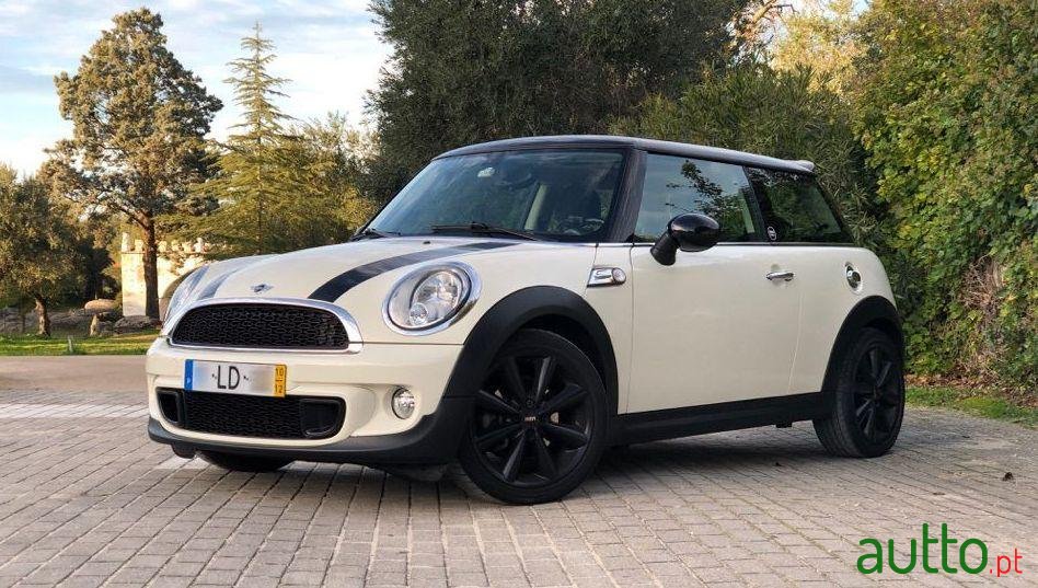 2010' MINI One Lci Cooper S Look photo #2