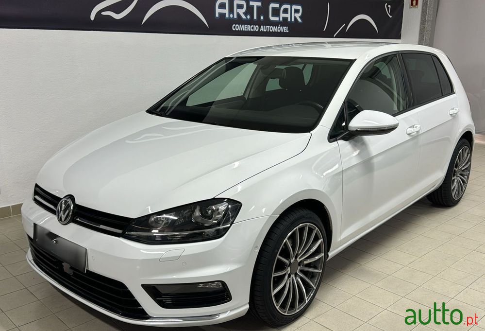 2014' Volkswagen Golf photo #6