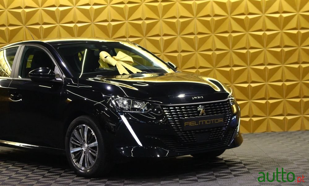 2020' Peugeot 208 photo #5