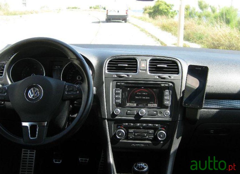 2011' Volkswagen Golf Variant photo #3