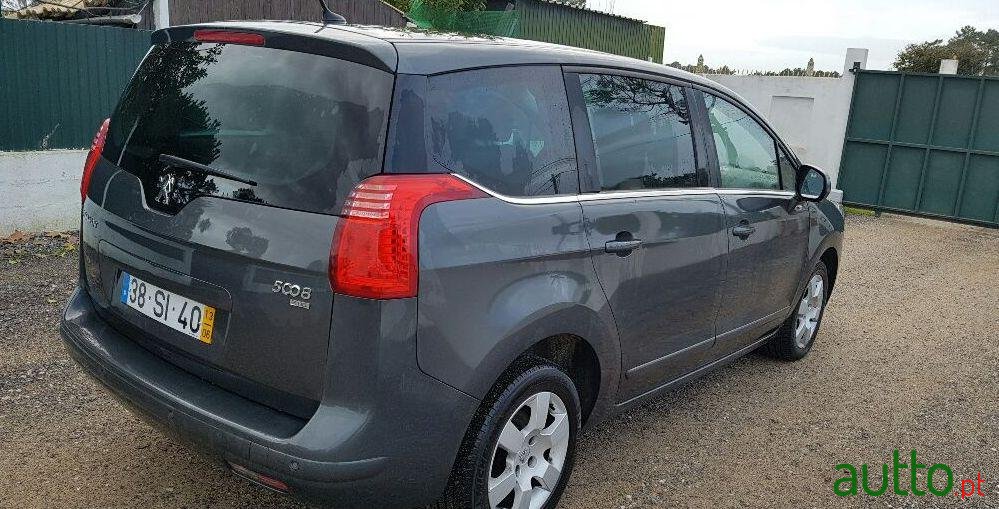 2013' Peugeot 5008 1.6 Hdi  Se Style photo #1