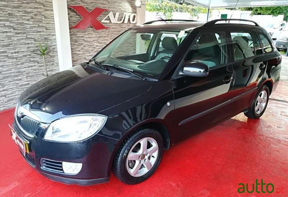 2008' Skoda Fabia Break photo #1