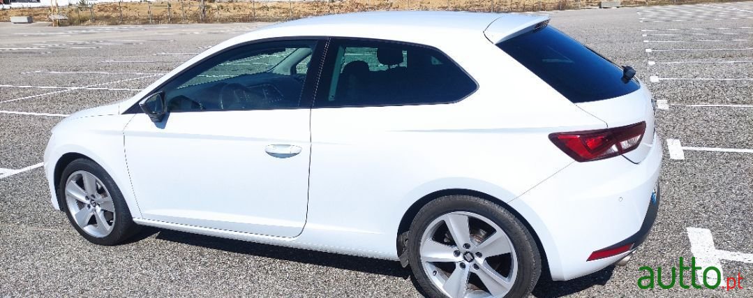 2014' SEAT Leon photo #2