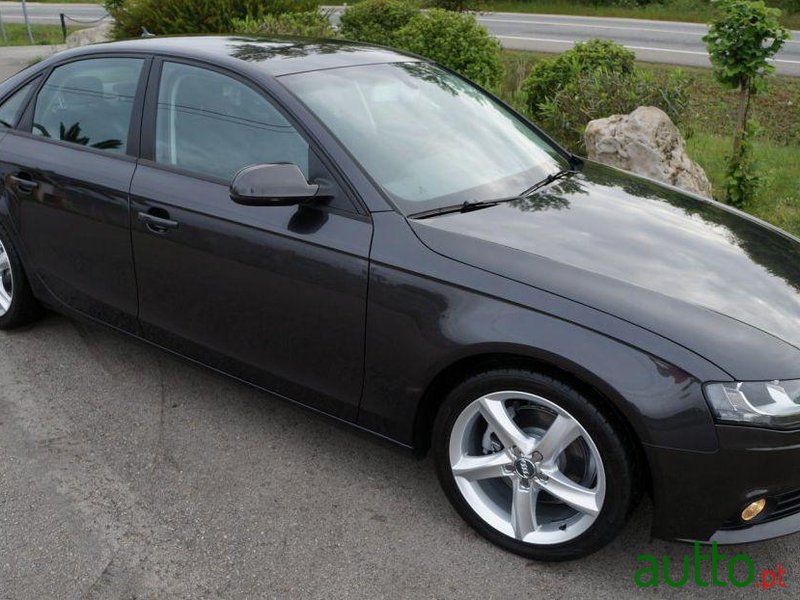 2012' Audi A4 2.0 TDi Sport photo #2