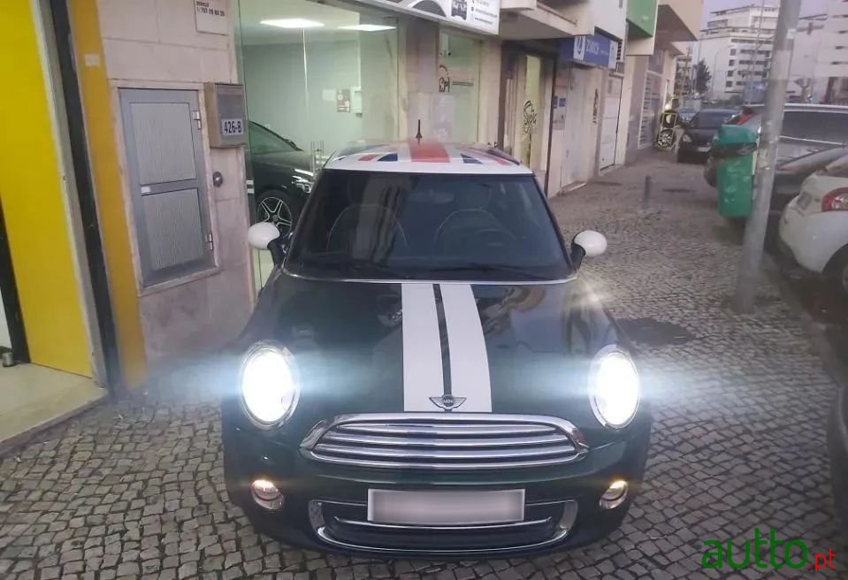 2010' MINI Cooper photo #4