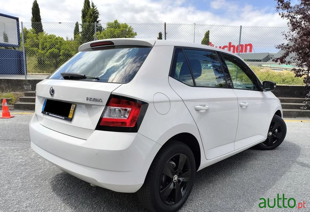 2018' Skoda Fabia 1.0 Ambition photo #4