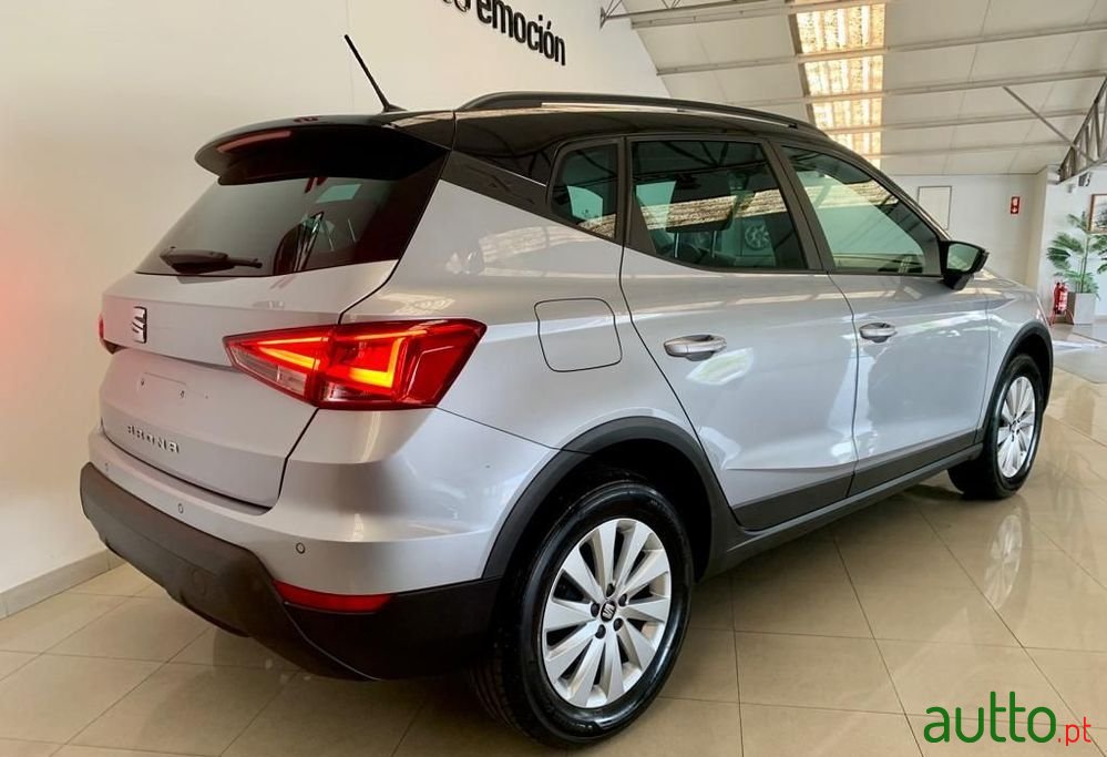 2019' SEAT Arona 1.0 Tgi Style photo #4
