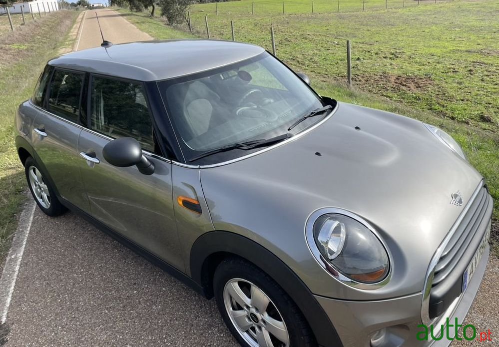 2018' MINI One D photo #1