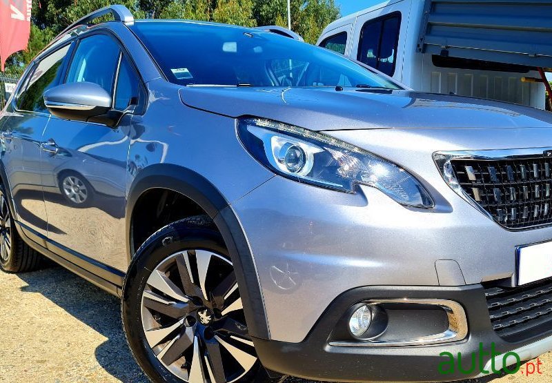 2018' Peugeot 2008 photo #1