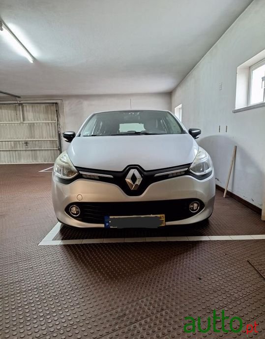 2015' Renault Clio photo #2