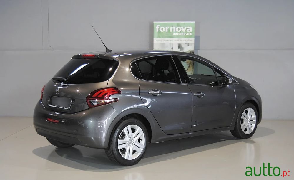 2018' Peugeot 208 photo #5