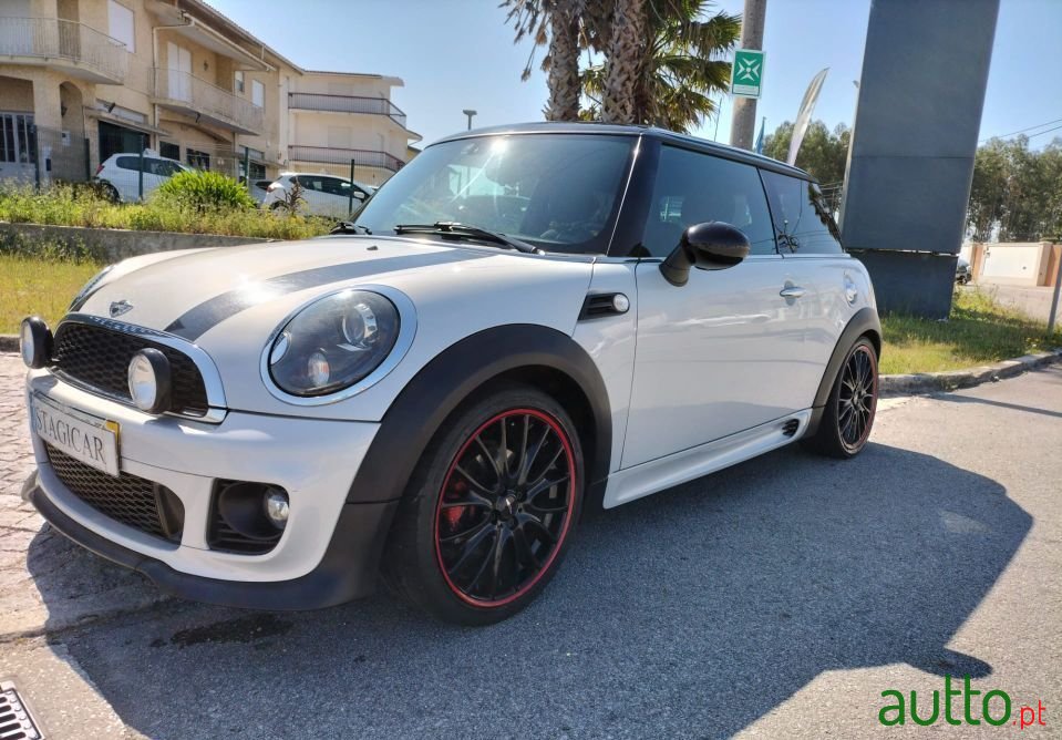 2014' MINI Cooper photo #1