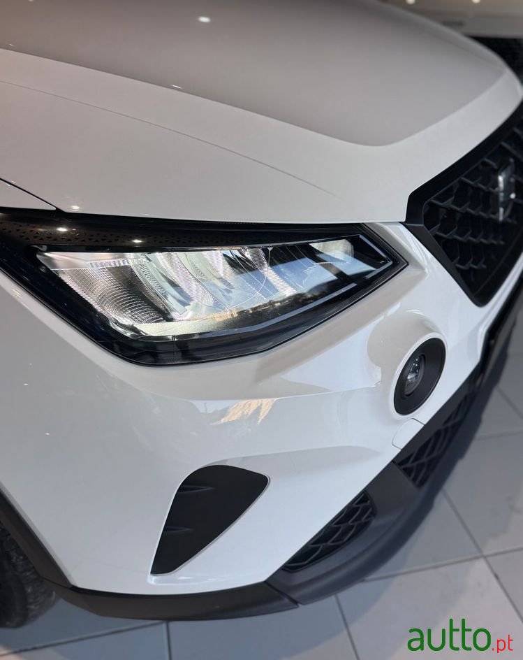 2023' SEAT Arona 1.0 Tsi Style photo #5
