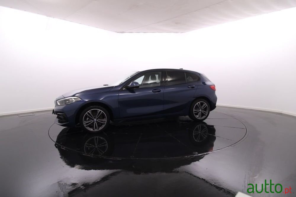 2022' BMW Série 1 D Line Sport Auto photo #2
