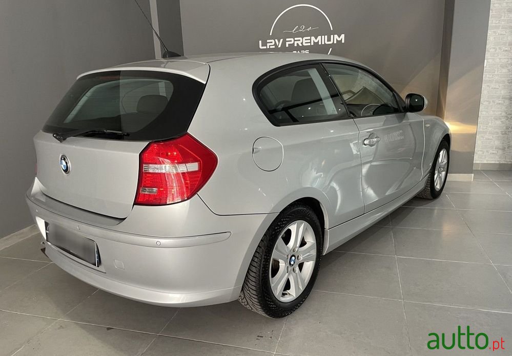 2010' BMW Série 1 I photo #6