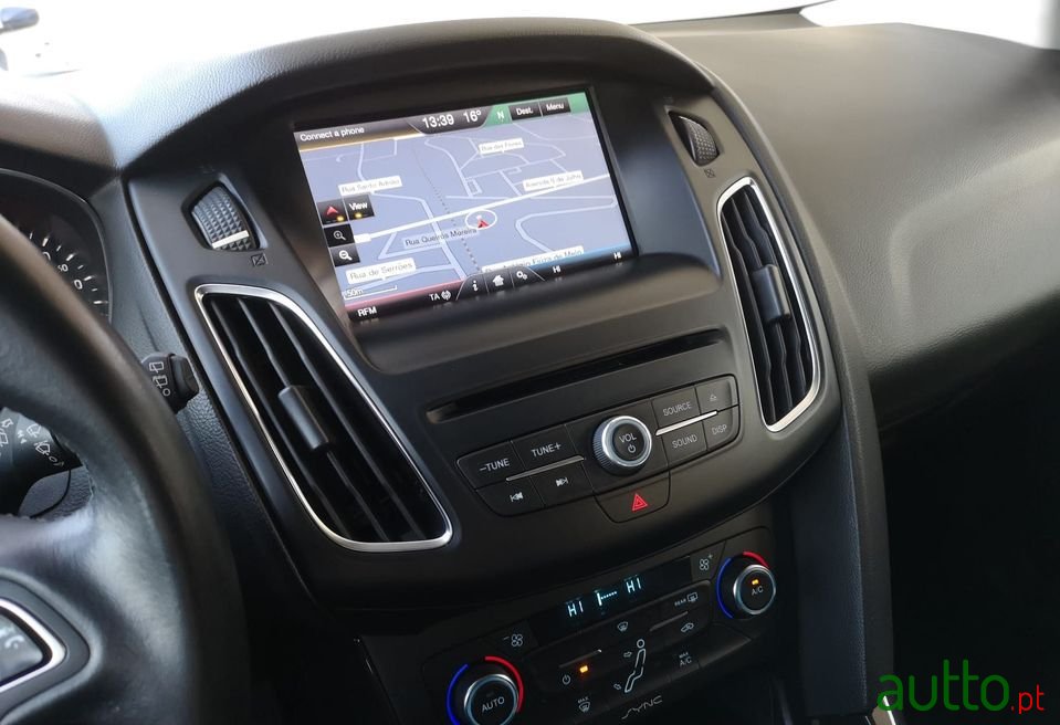 2016' Ford Focus Titanium photo #3