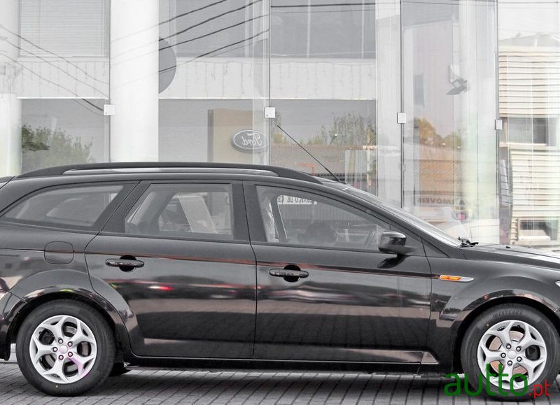 2008' Ford Mondeo Sw photo #2