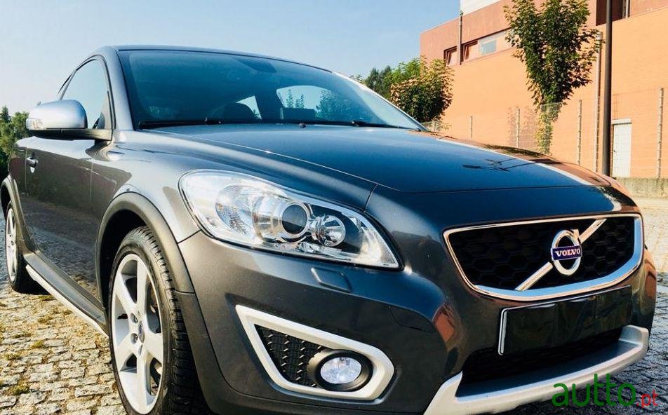 2012' Volvo C30 R Design photo #2