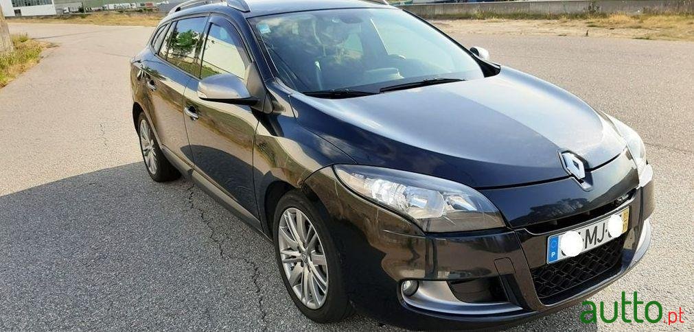 2011' Renault Megane Break photo #4