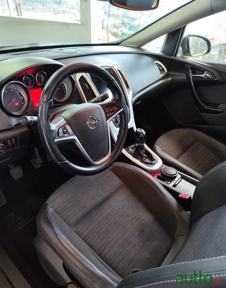 2015' Opel Astra Sports Tourer photo #6