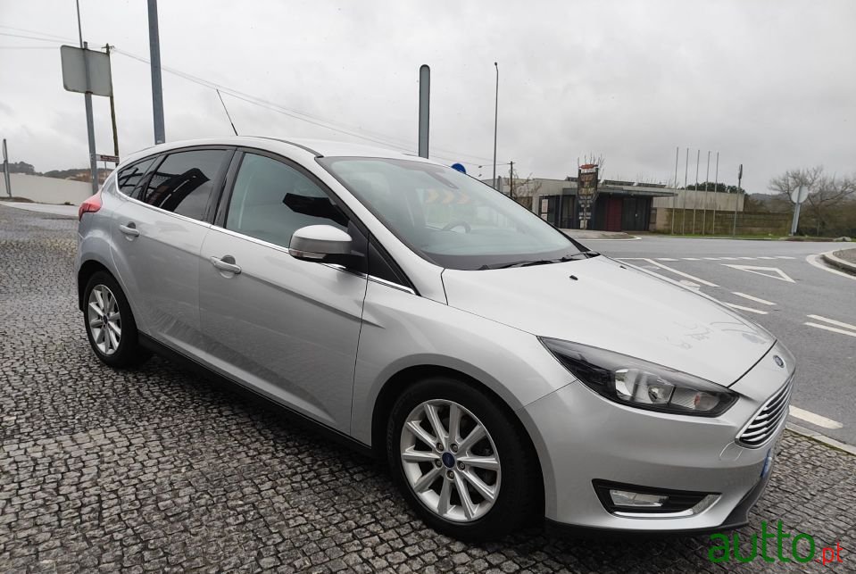 2016' Ford Focus photo #2