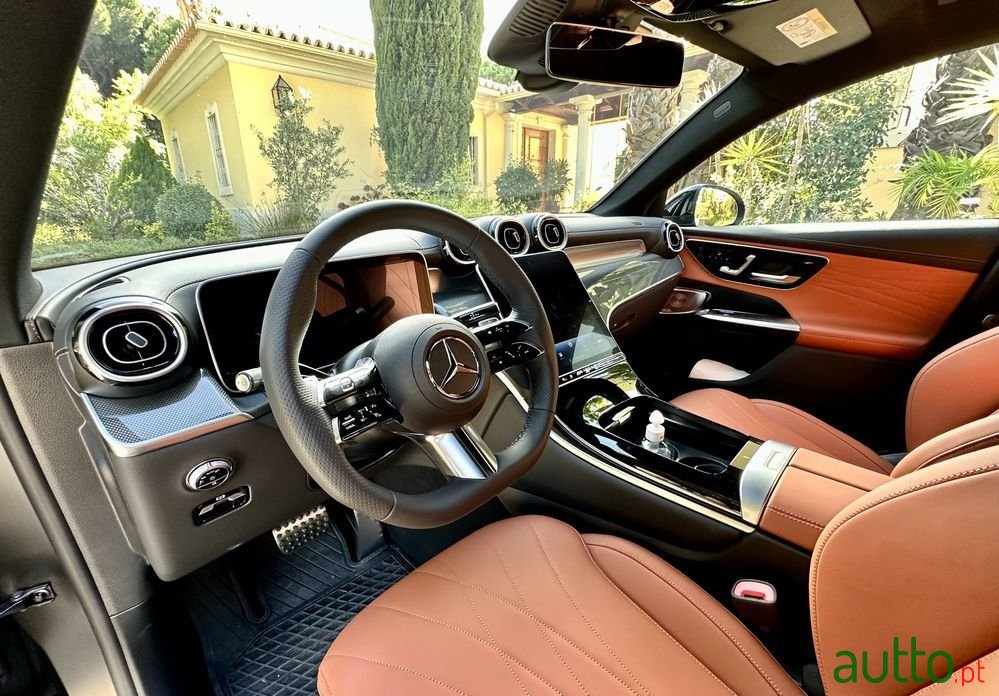 2023' Mercedes-Benz GLC 400 E 4Matic photo #6