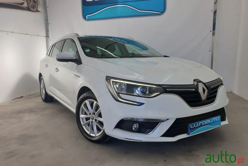 2016' Renault Megane Sport Tourer photo #3