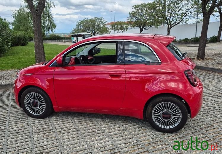 2023' Fiat 500e Red photo #2