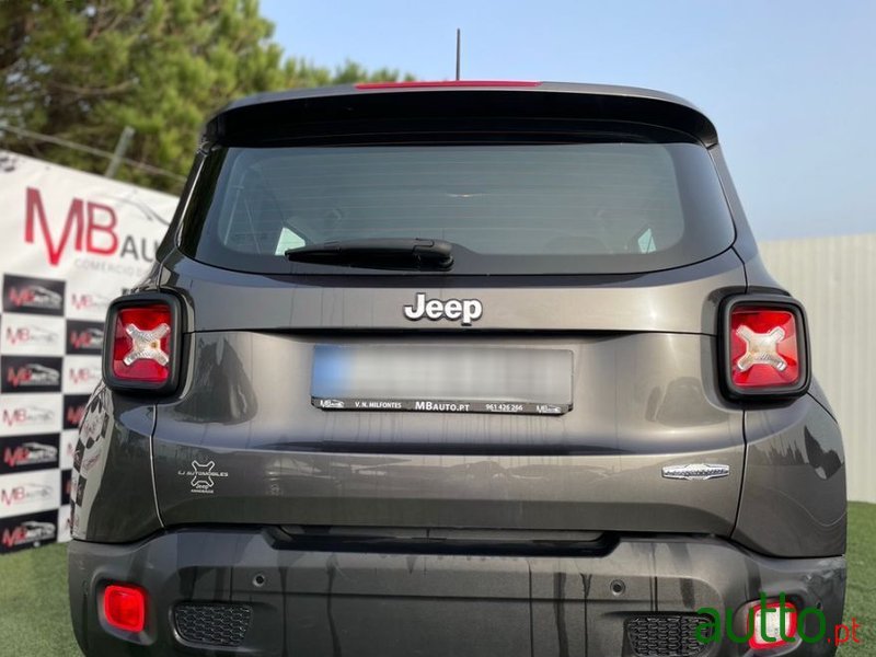 2018' Jeep Renegade photo #4