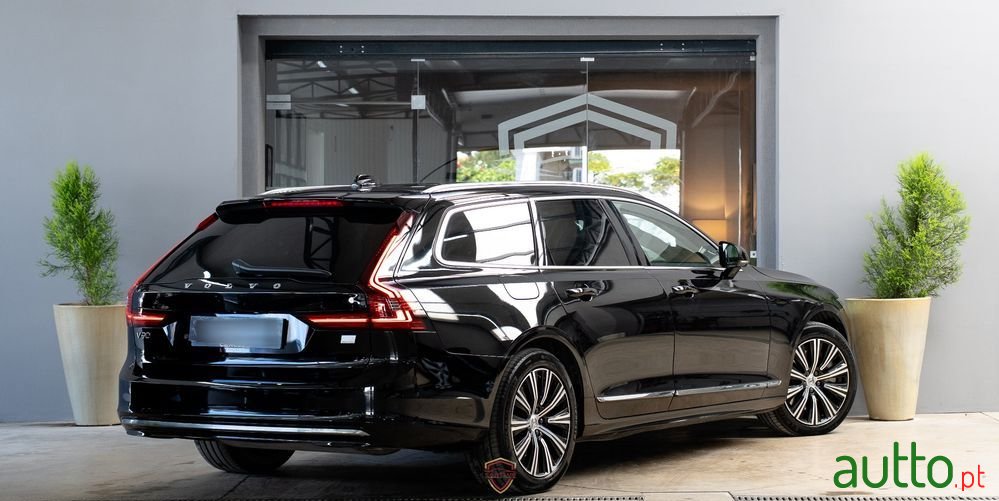 2022' Volvo V90 photo #5