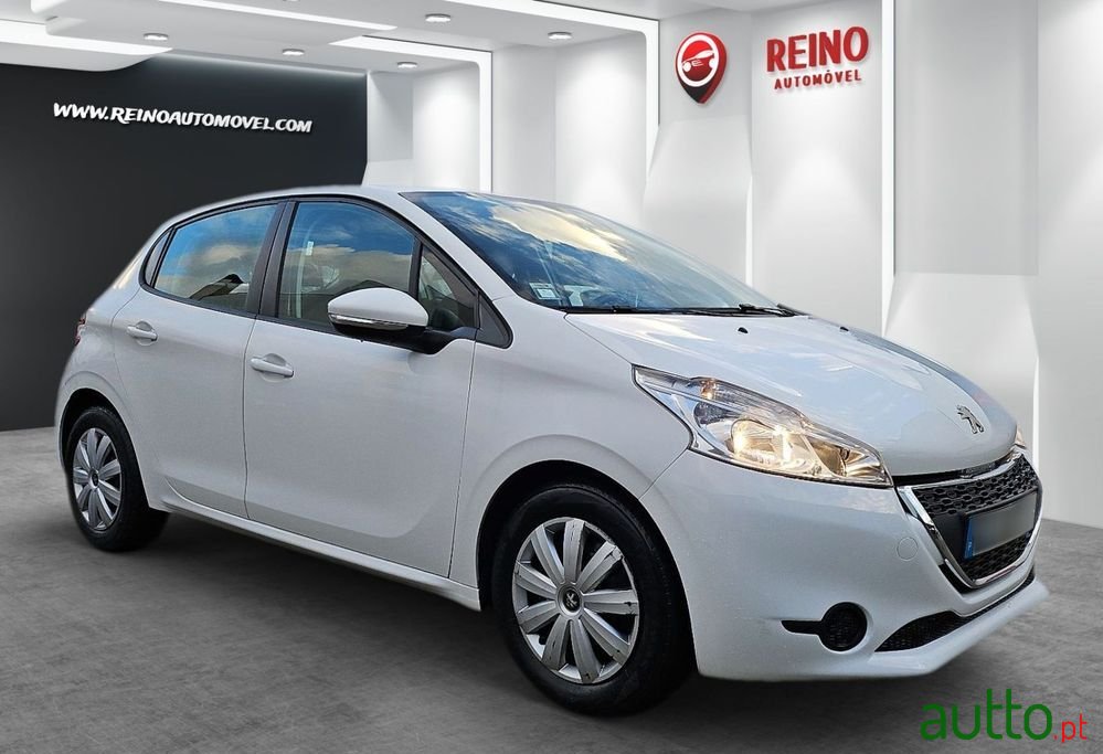 2014' Peugeot 208 1.4 Hdi Active photo #3