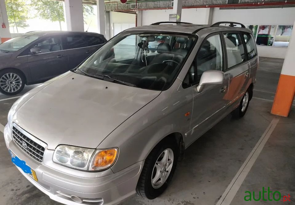 2002' Hyundai Trajet photo #1